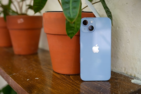Read more about the article iPhone 14 Review: Redefining Mobile Technology